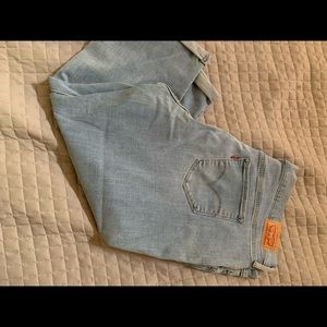 LEVIS CROPPED JEANS SIZE 22W
